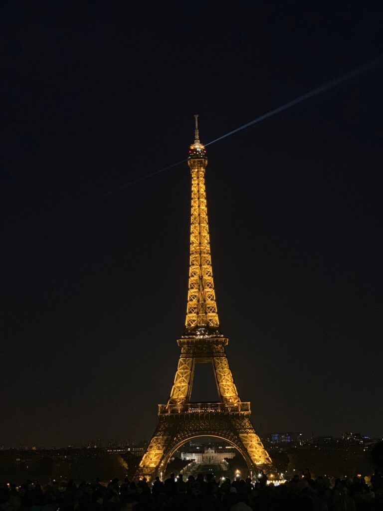 paris eiffel tower