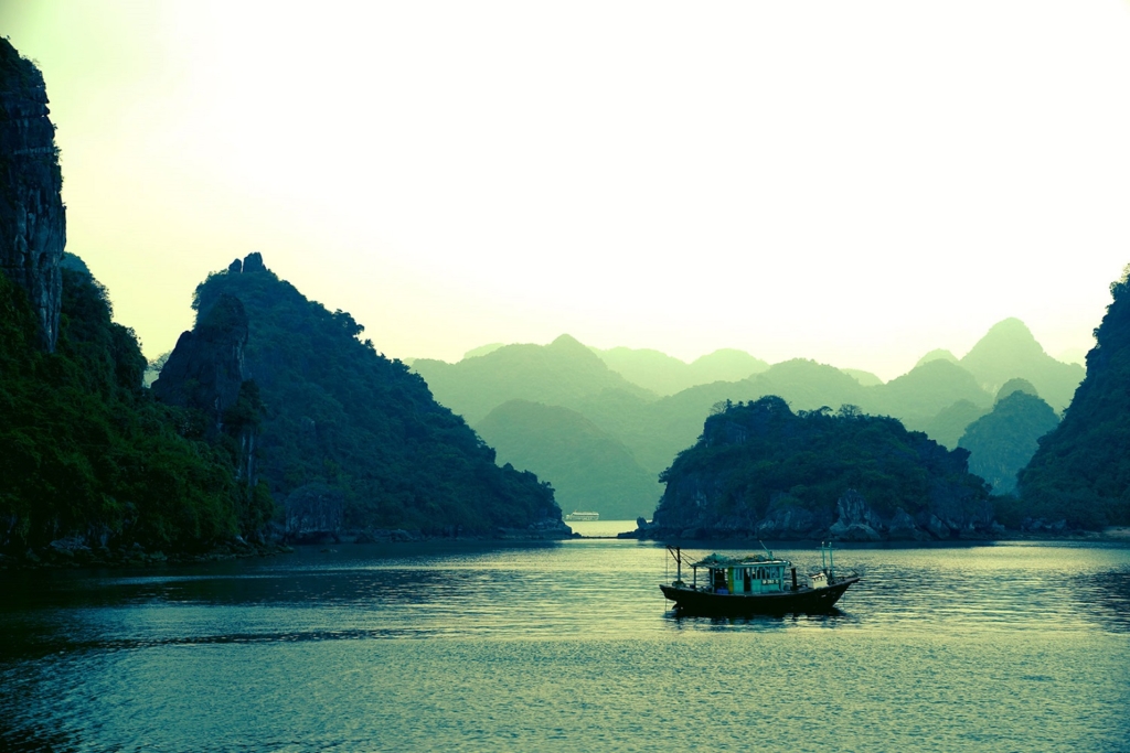 Steven Cashmore Southeast Asia Odyssey Ha Long Bay Vietnam