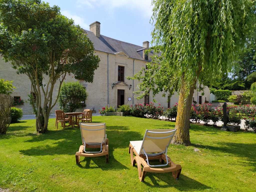 Manoir de Mathan courtyard