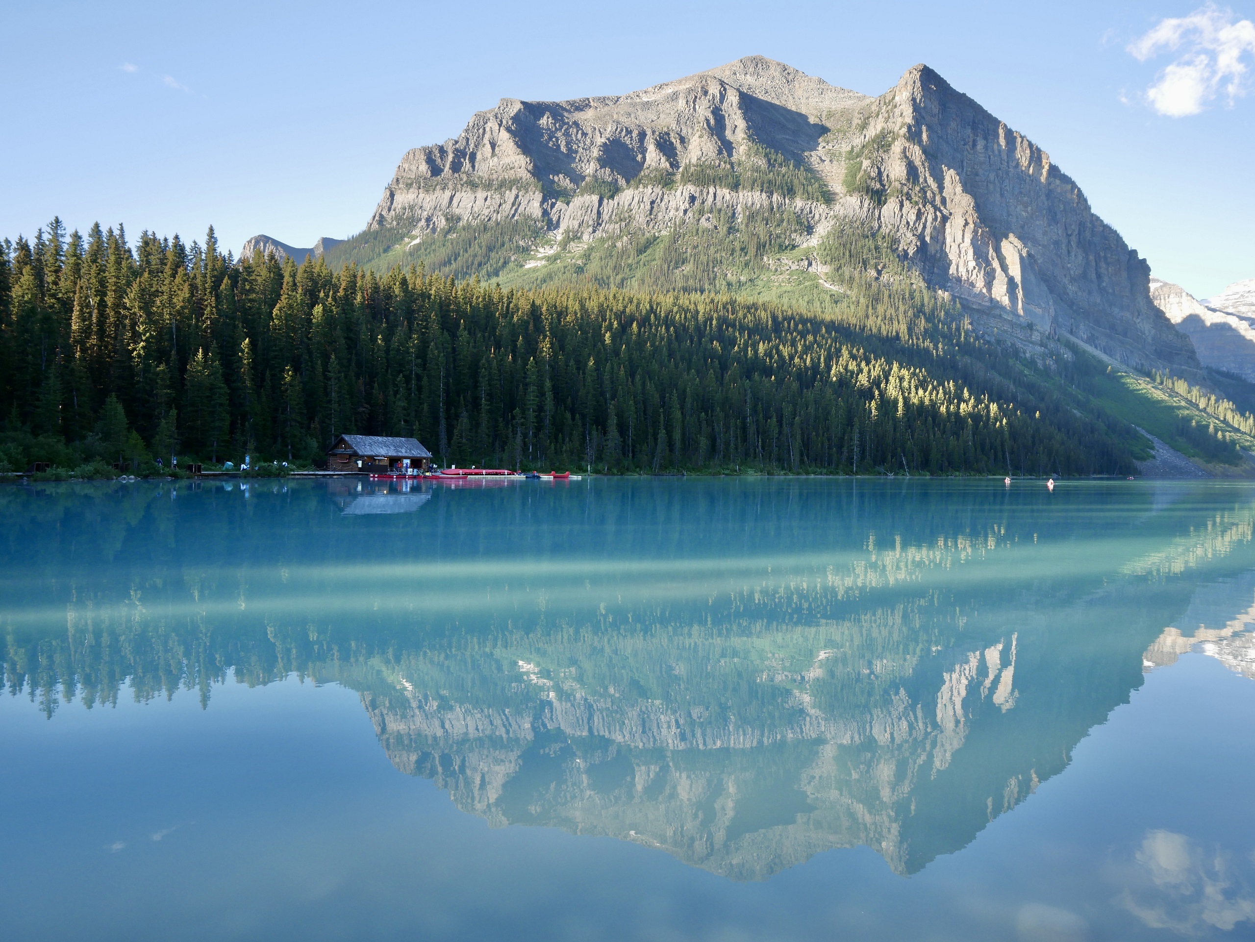 Maligne lake canadian rockies explorer