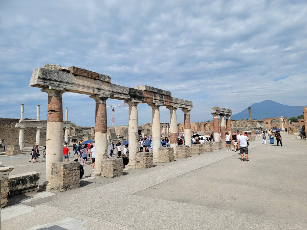 pompeii forum