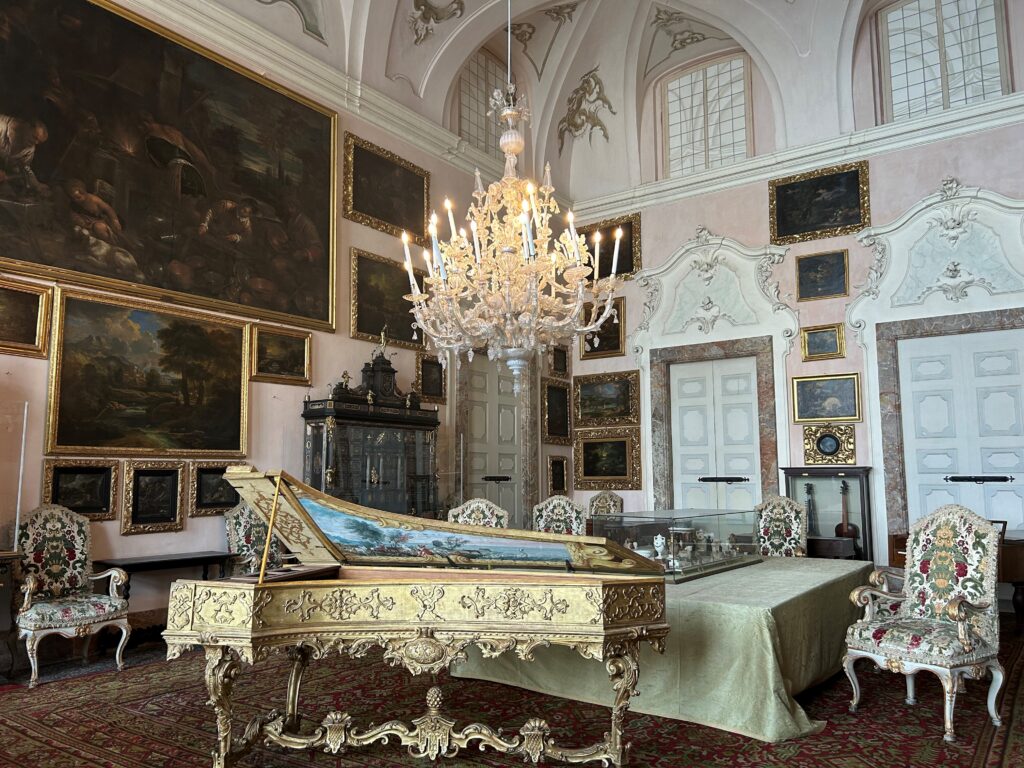 palazzo borromeo interior