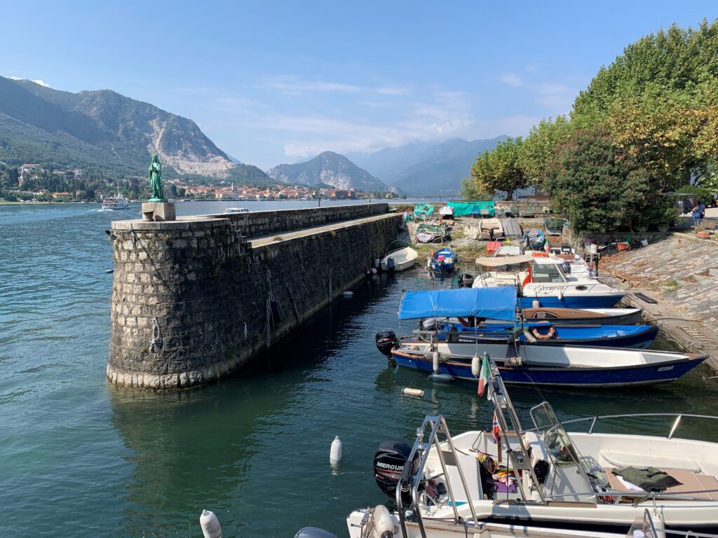 entry to harbor pescatori