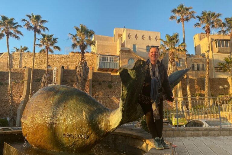 Renata Guzera tour director