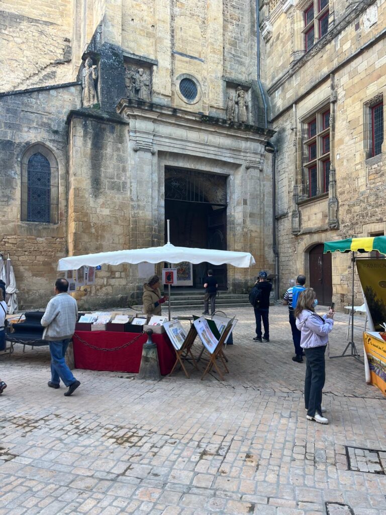 sarlat art market angus FRN