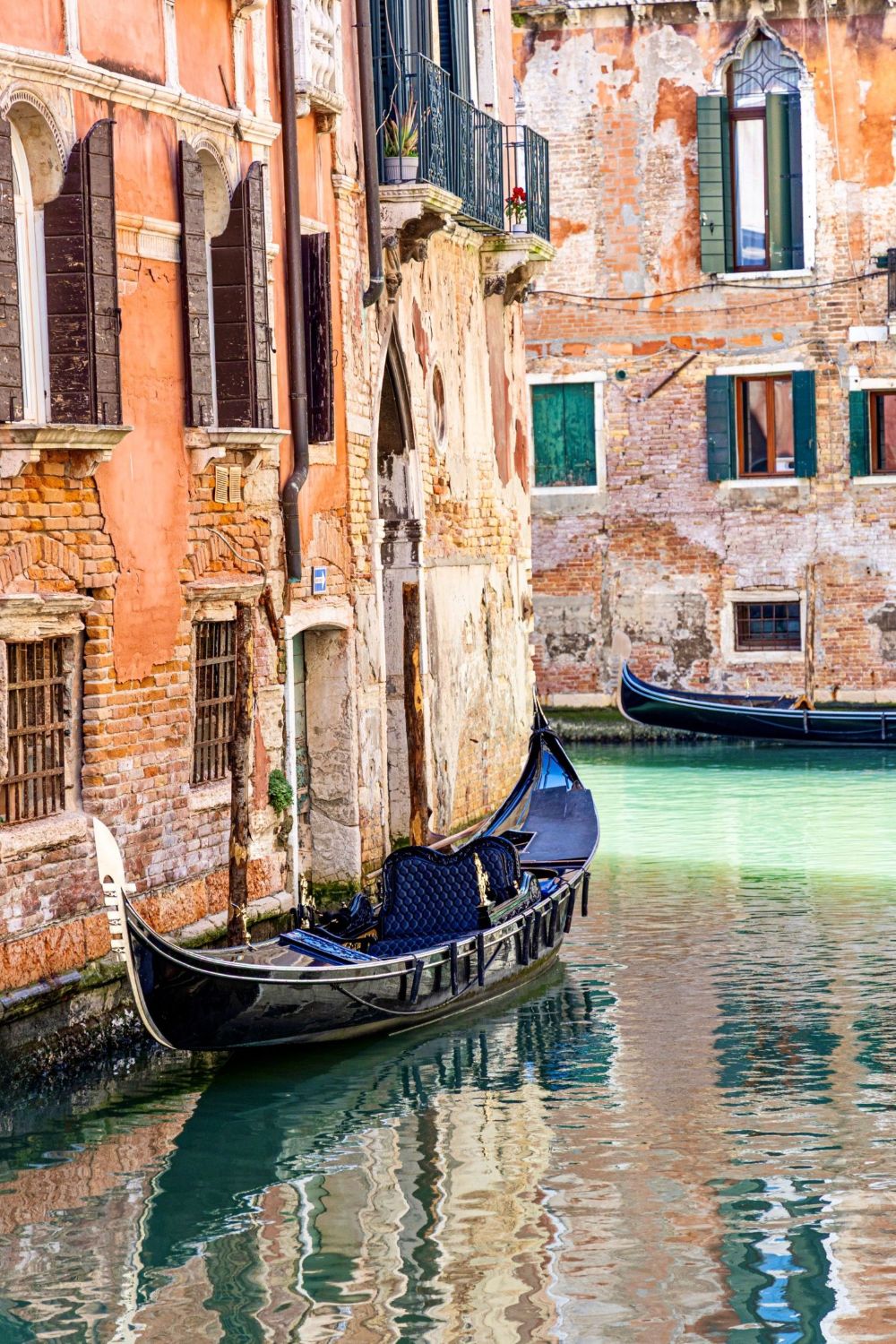 A lone gondola sits quietly in Venice. Photo: five-time Odysseys traveler Janet Blum, on Northern Italy