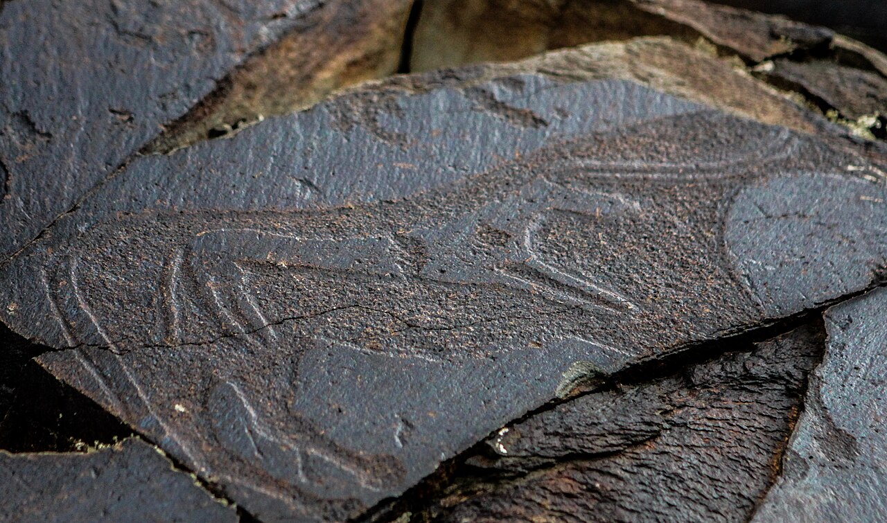 Petroglyphs_in_Tamgaly,_Kazakhstan_02
