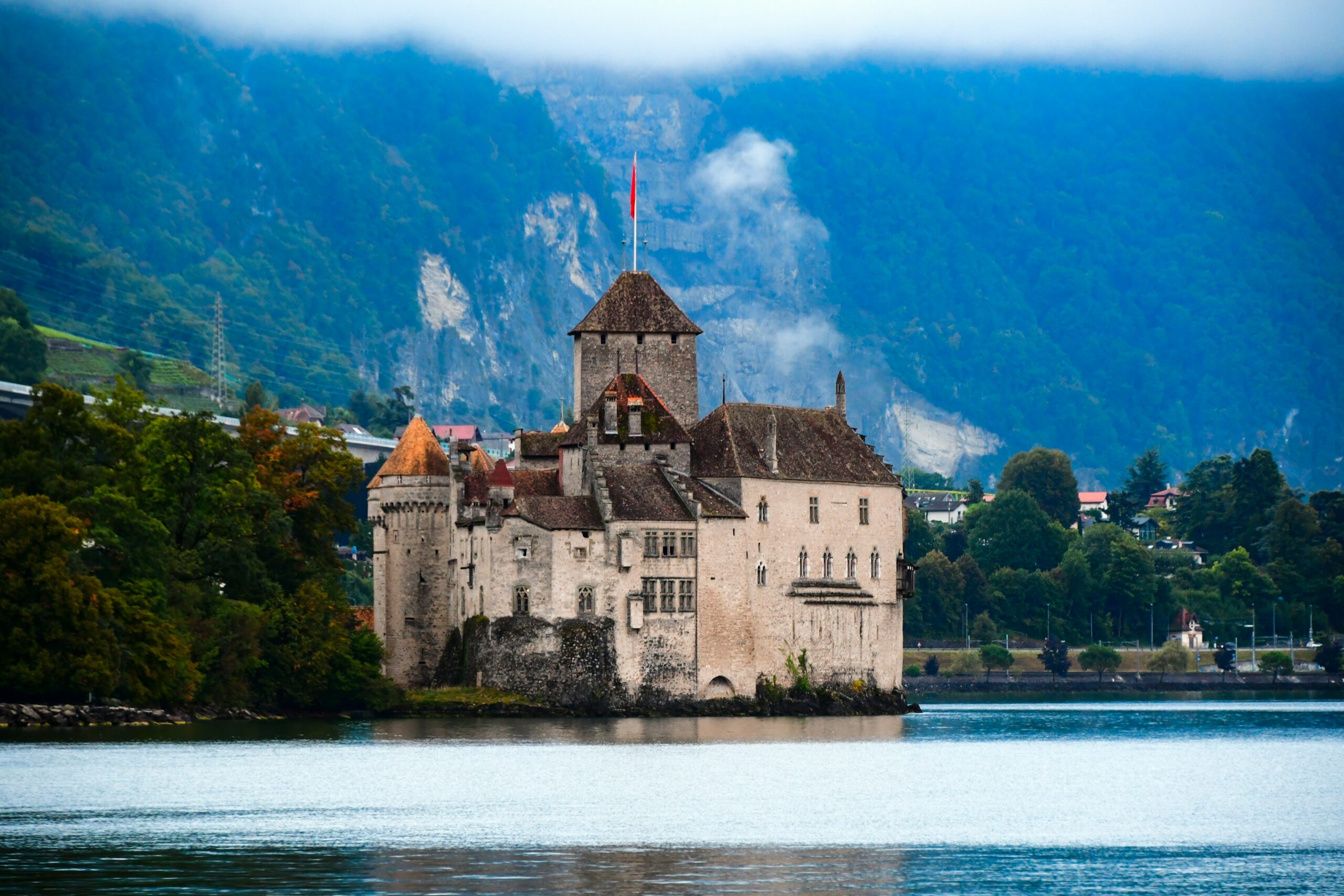 chateau de chillon geneva switzerland